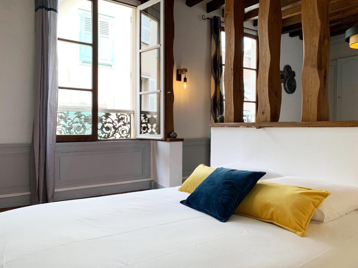 Le Clocher- Appartement Dans Le Coeur De Ville Chartres Exteriör bild